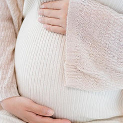 一边支持🇮🇴马斯克靠航天、电🇱🇾动车、😢AI 🧒颠覆三个🎥